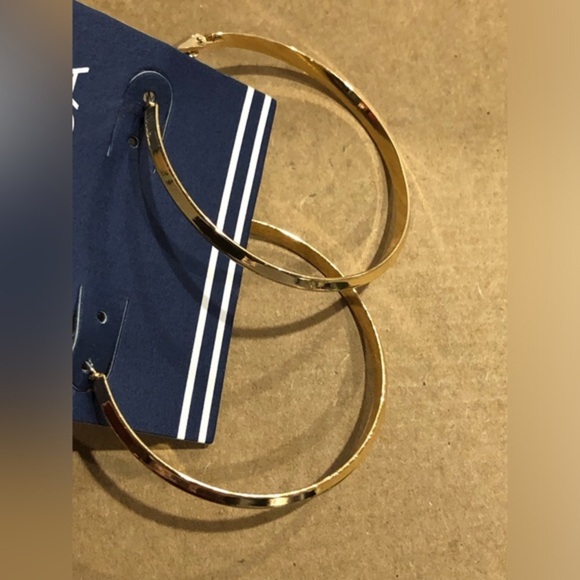 Nautica‎ gold tone circle angular hoop earrings new - Picture 3 of 14